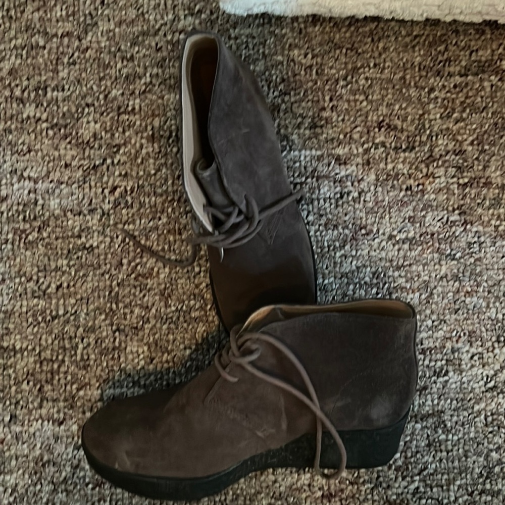 Taupe colored heals